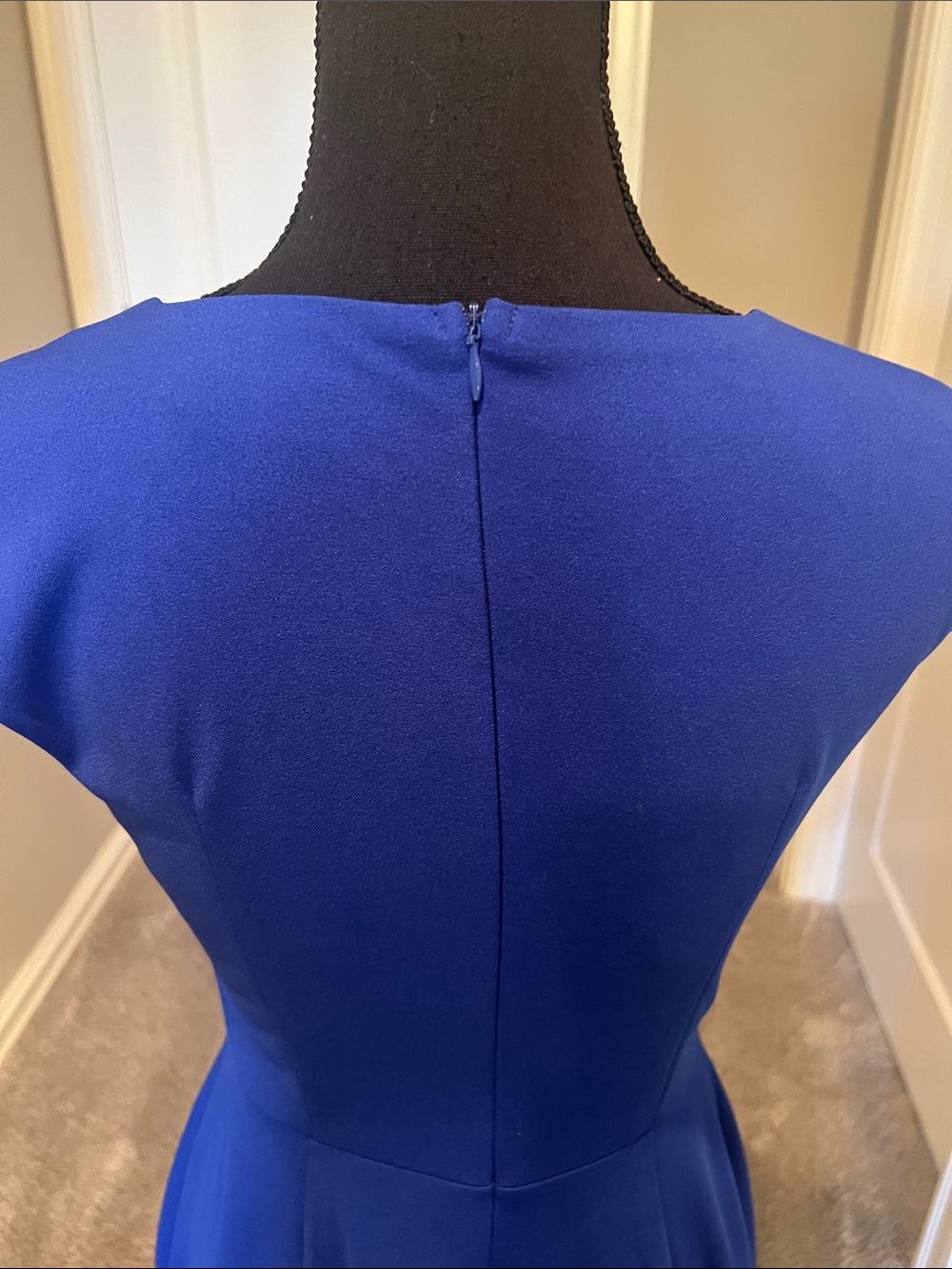 Elegant Cobalt Blue Midi Dress with Cap Sleeves - Picture 6 of 9